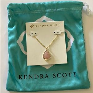 Kendra Scott necklace